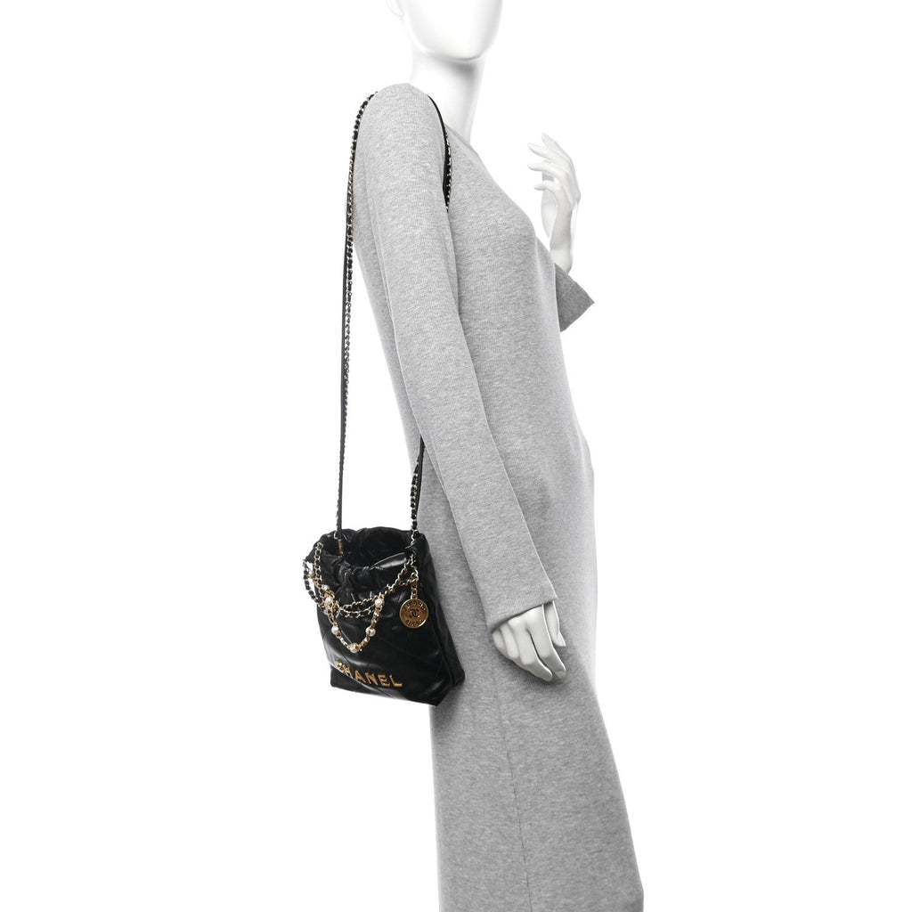 Chanel Shiny Calfskin Quilted Pearl CC Chain Mini Chanel 22 Black