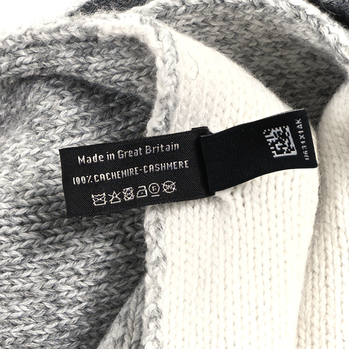 Cashmere Plaid CC Scarf Grey
