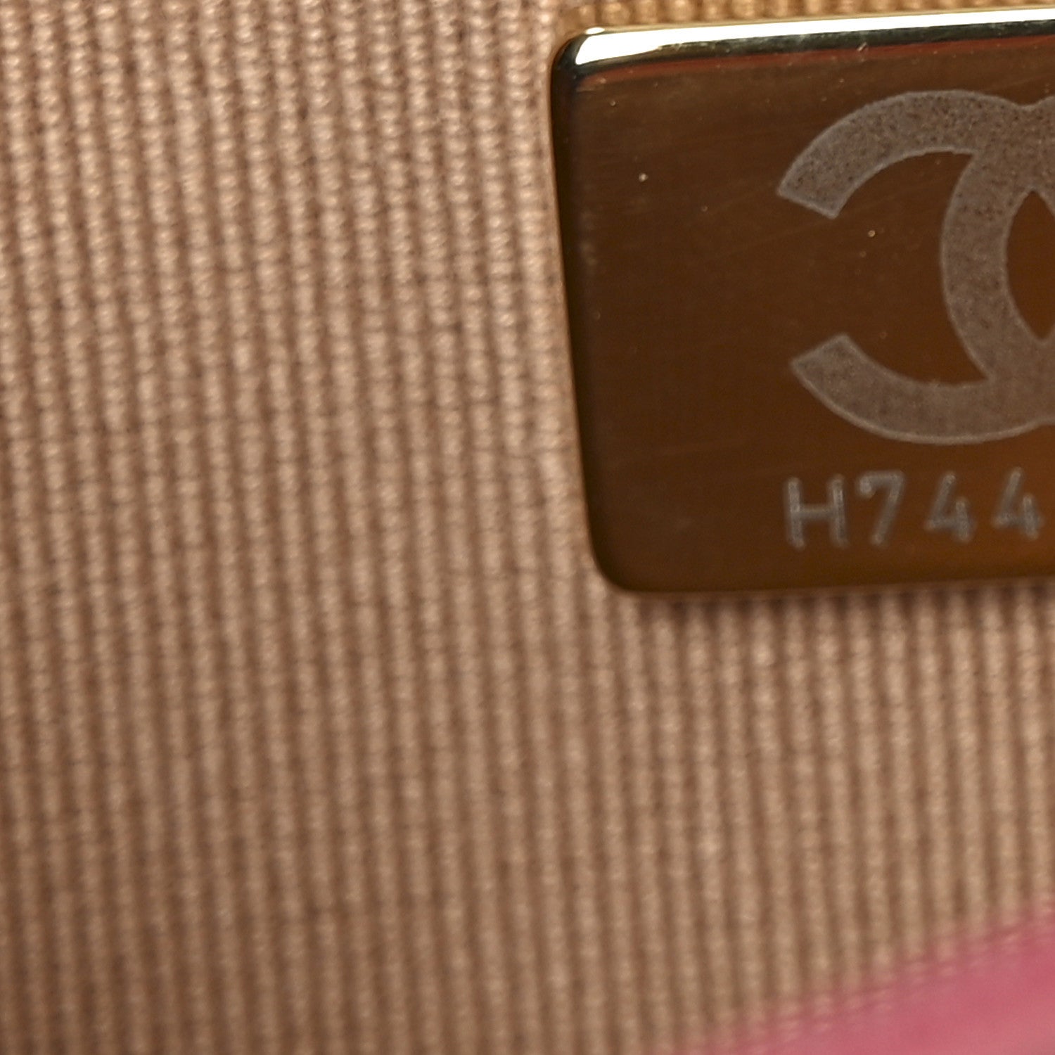 Chanel Caviar Quilted Textured CC Wallet On Chain WOC Pink