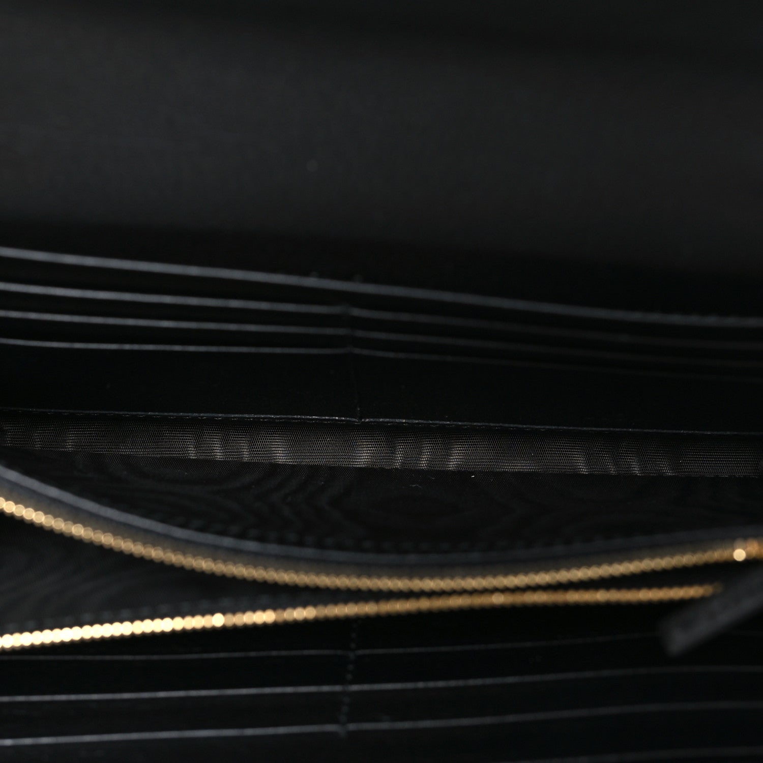Gucci Roxy Calfskin Blondie Continental Chain Wallet Black