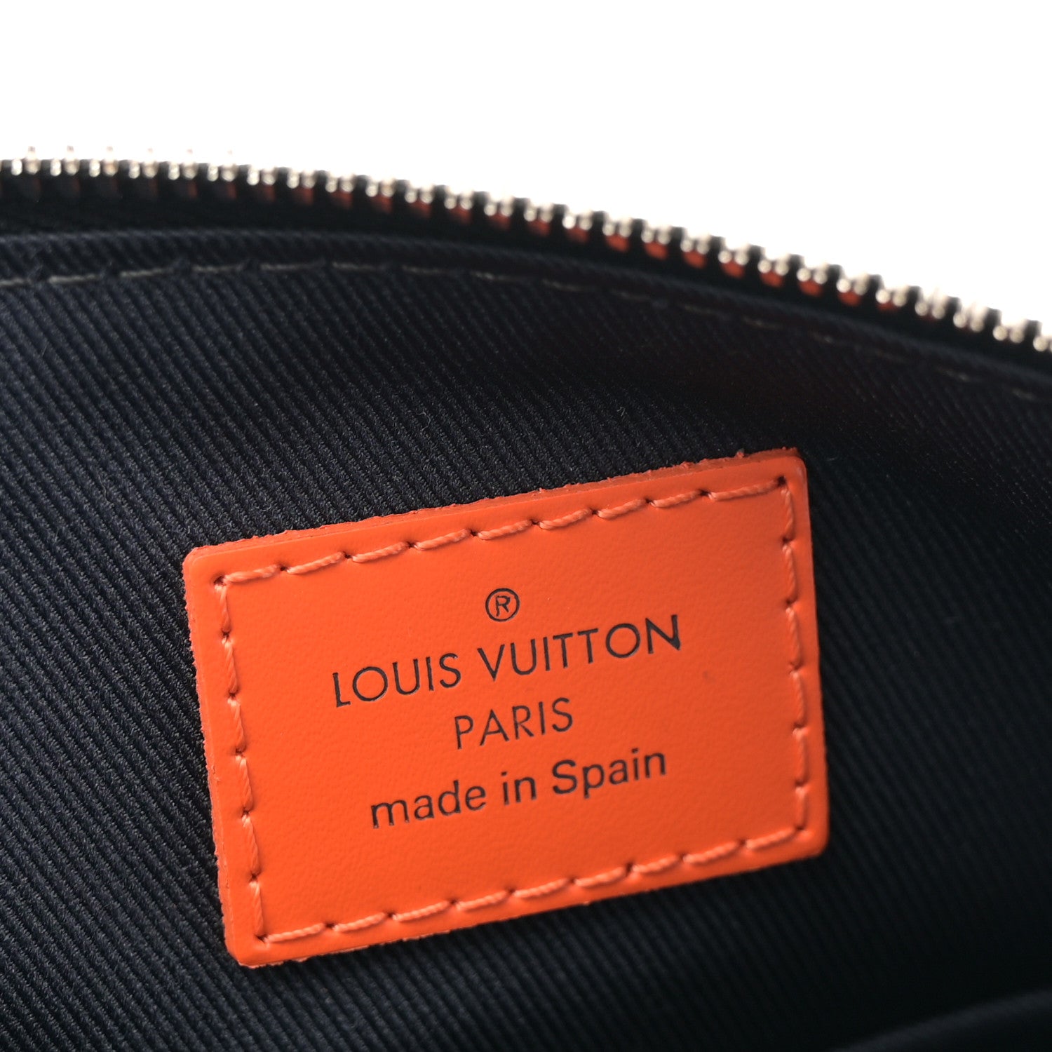 Louis Vuitton Damier Cobalt Race Discovery Messenger