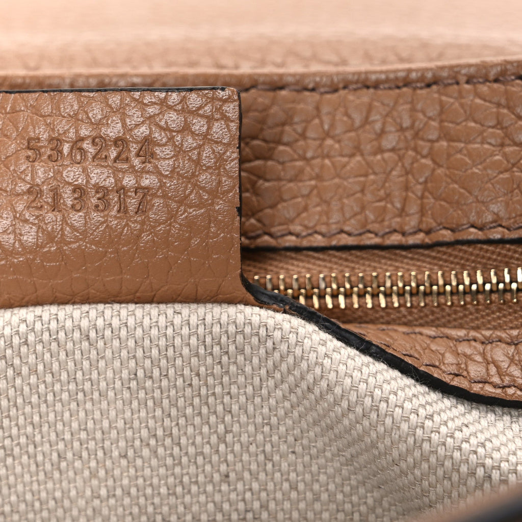 Gucci Pebbled Calfskin Medium Soho Flap Crossbody Camelia