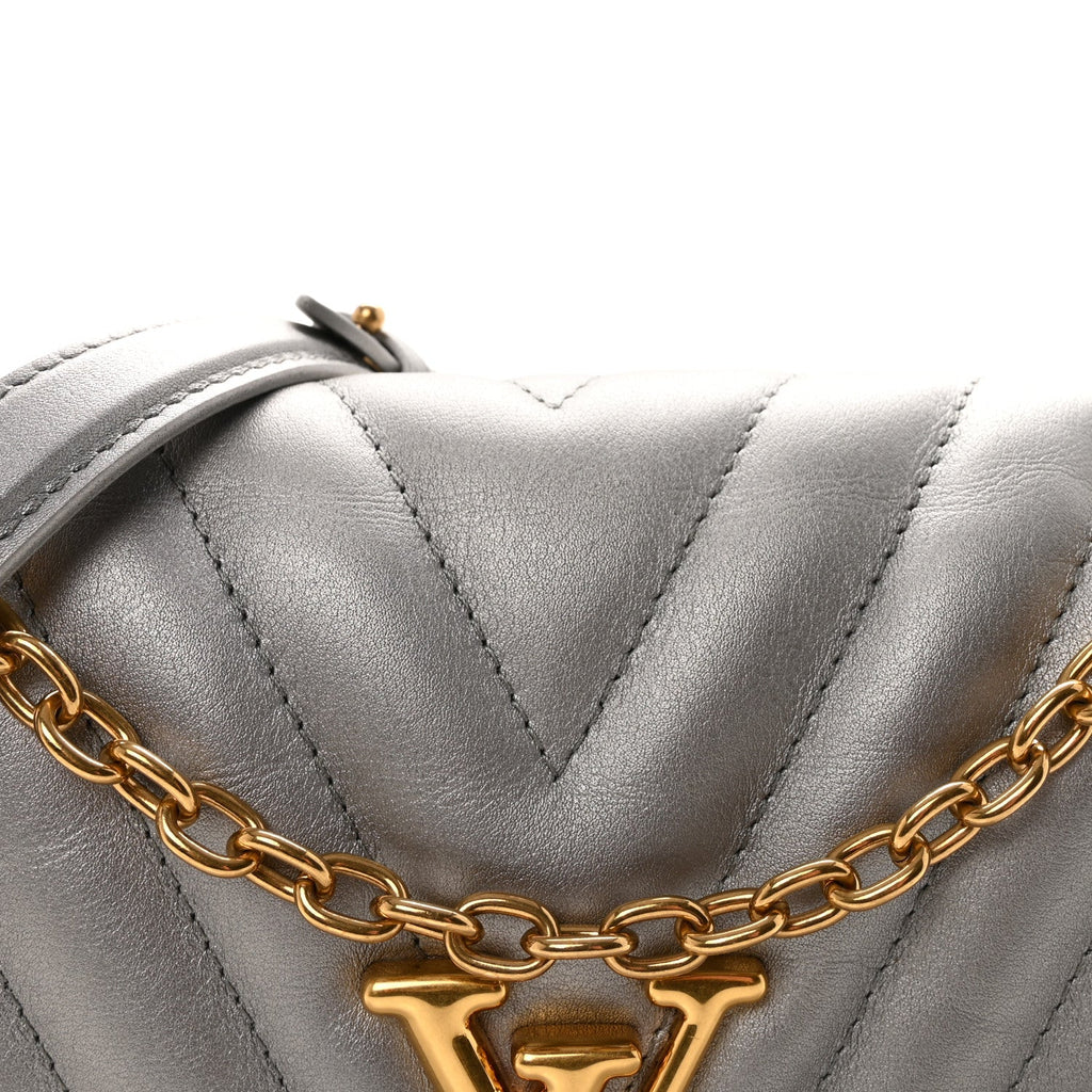 Louis Vuitton Metallic Calfskin New Wave Chain Bag MM NM Silver
