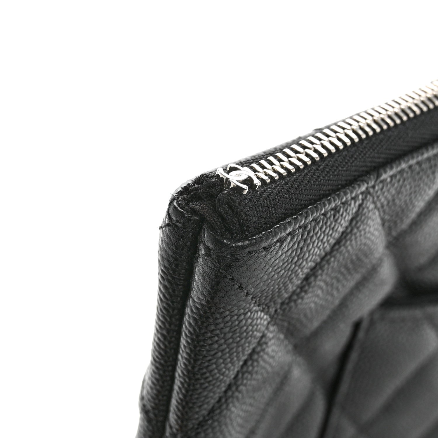 Caviar Quilted Medium Chanel 19 Cosmetic Case Black