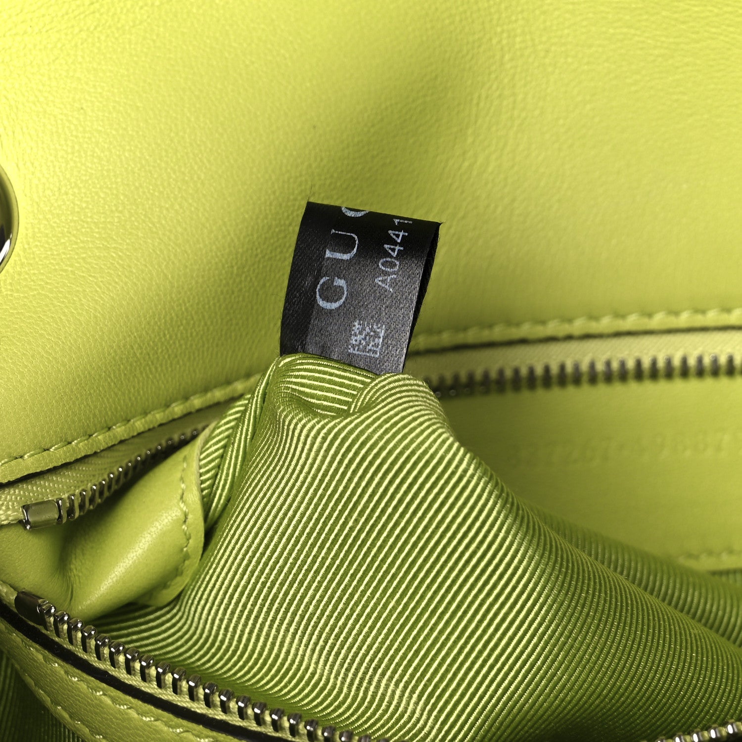 Gucci Calfskin Matelasse Medium GG Marmont Shoulder Bag Bright Green