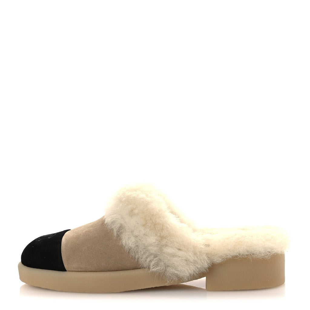 Chanel Suede Shearling CC Cap Toe Mules 39 Beige Black
