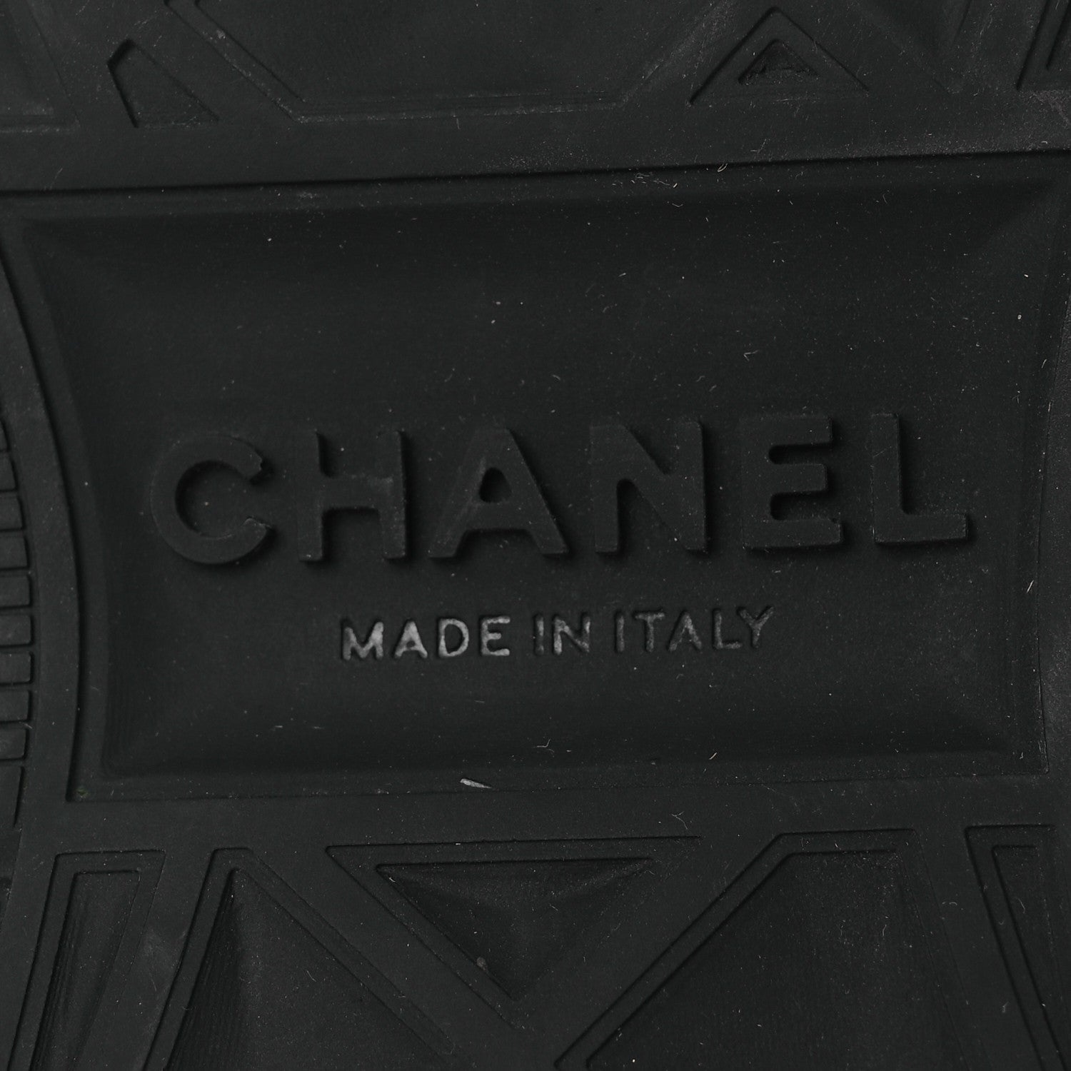 Chanel Velvet Calfskin Mixed Fibers CC Sneakers 36 Ivory Black