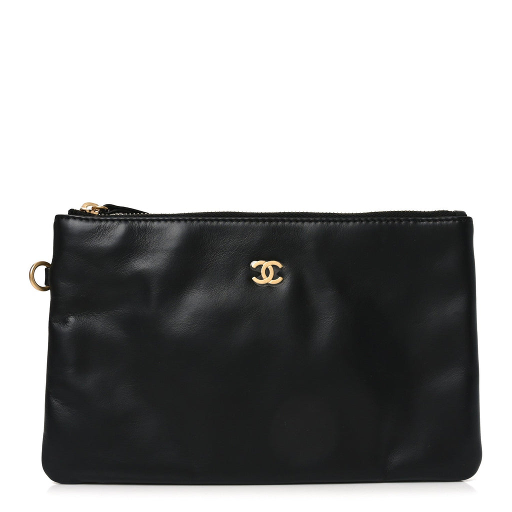 Chanel Shiny Calfskin Chanel 22 Removable Pouch Black