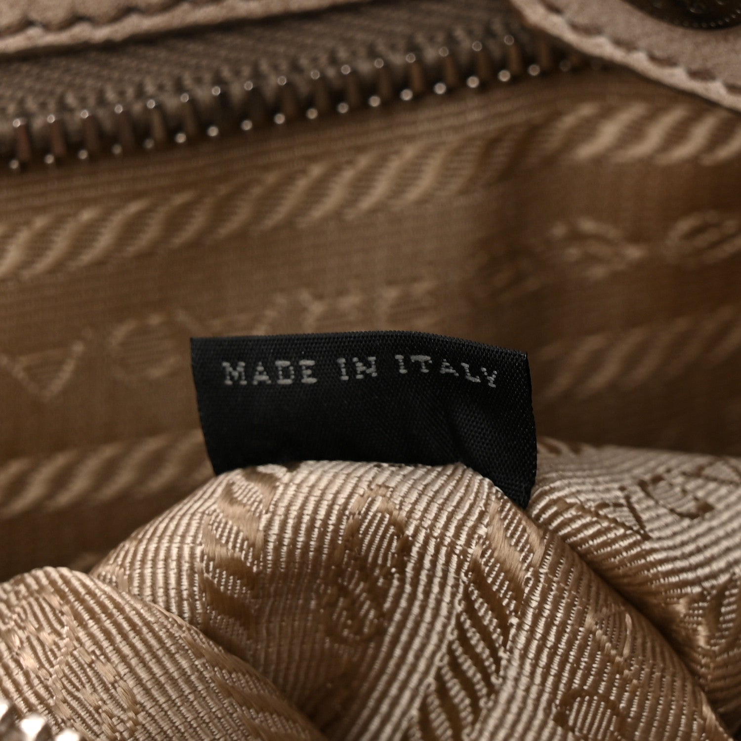 Prada Nappa Gaufre Tote Ghiaccio