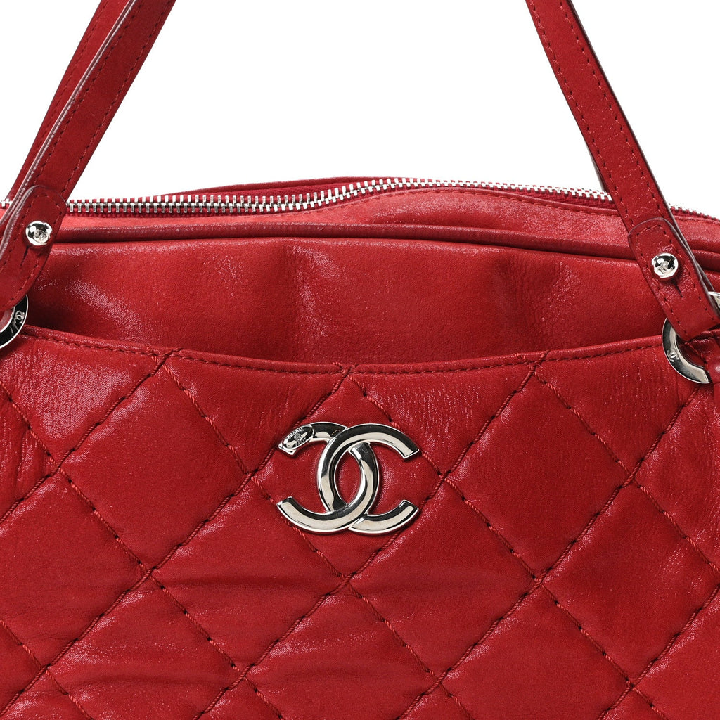 Chanel Iridescent Calfskin Quilted Relax CC Camera Case Red