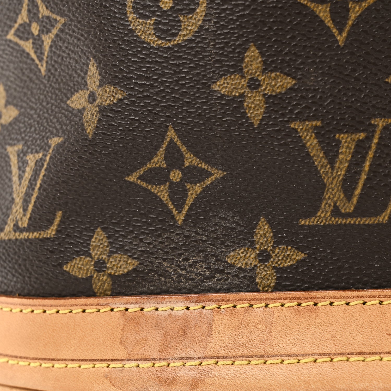 Louis Vuitton Monogram Petit Bucket 23