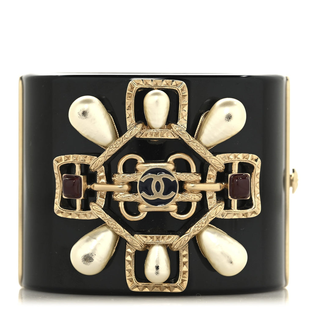 Resin Gripoix Pearl CC Wide Cuff Black