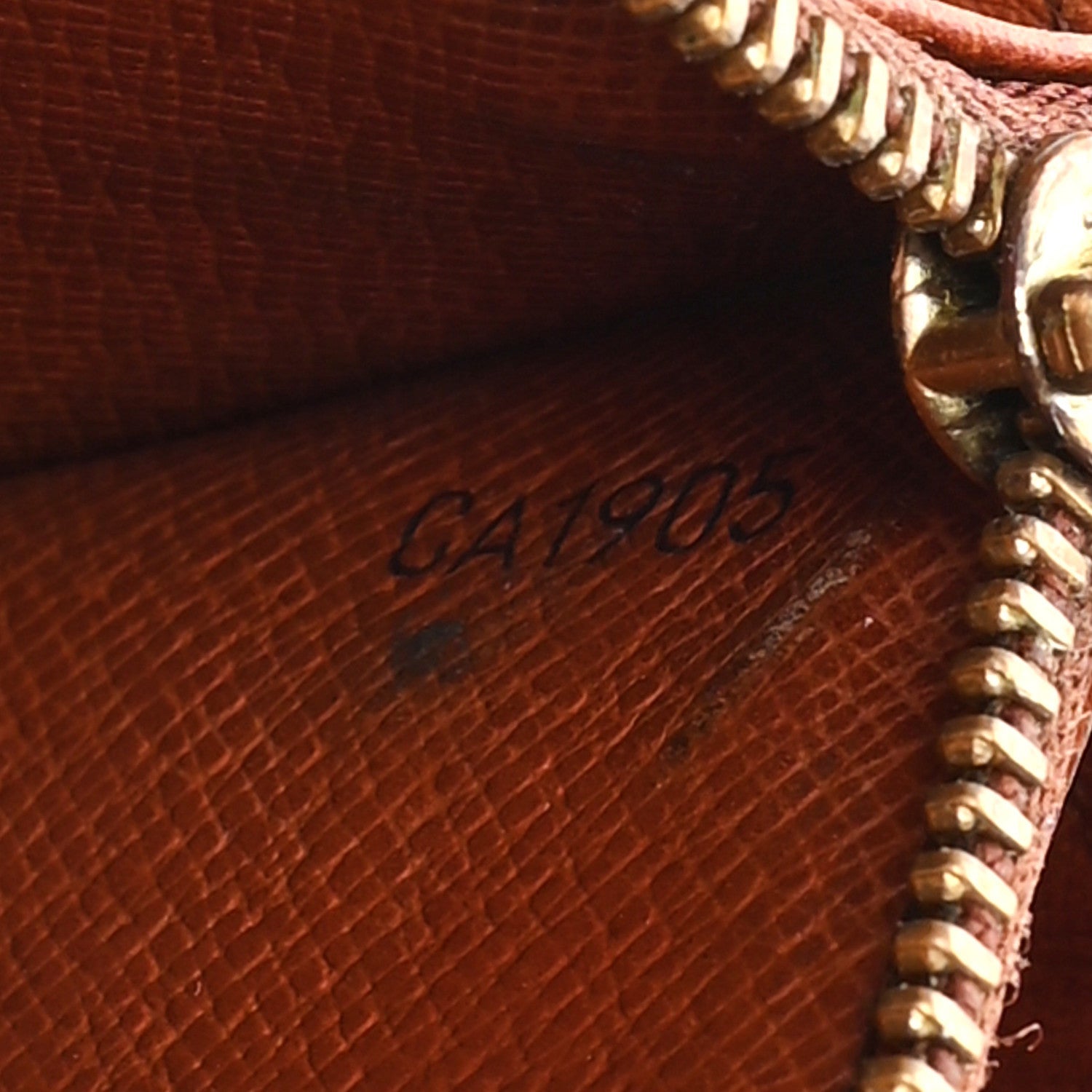 Louis Vuitton Monogram Sarah Wallet