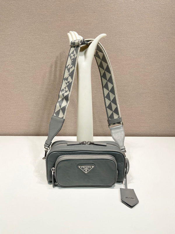 Prada Bags - 911