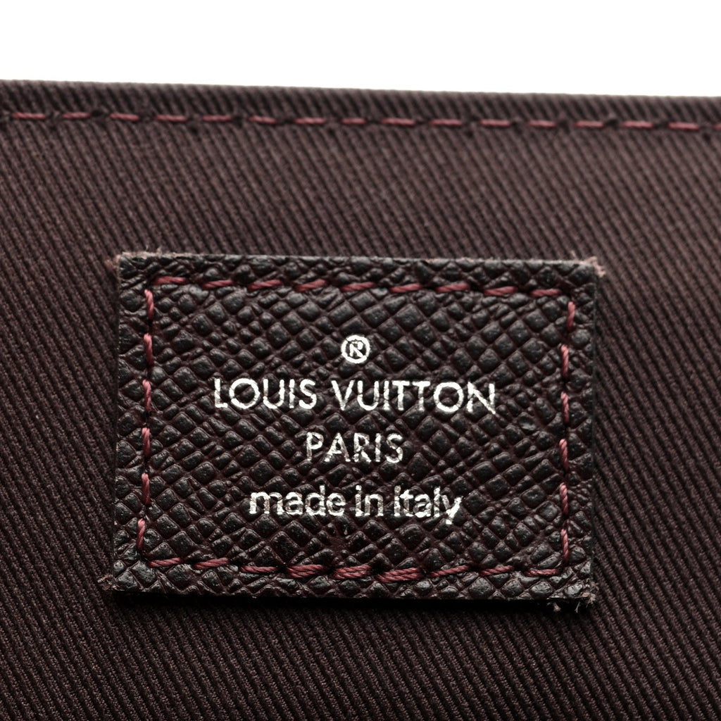 Louis Vuitton Taiga Roman MM Messenger NM Acajou