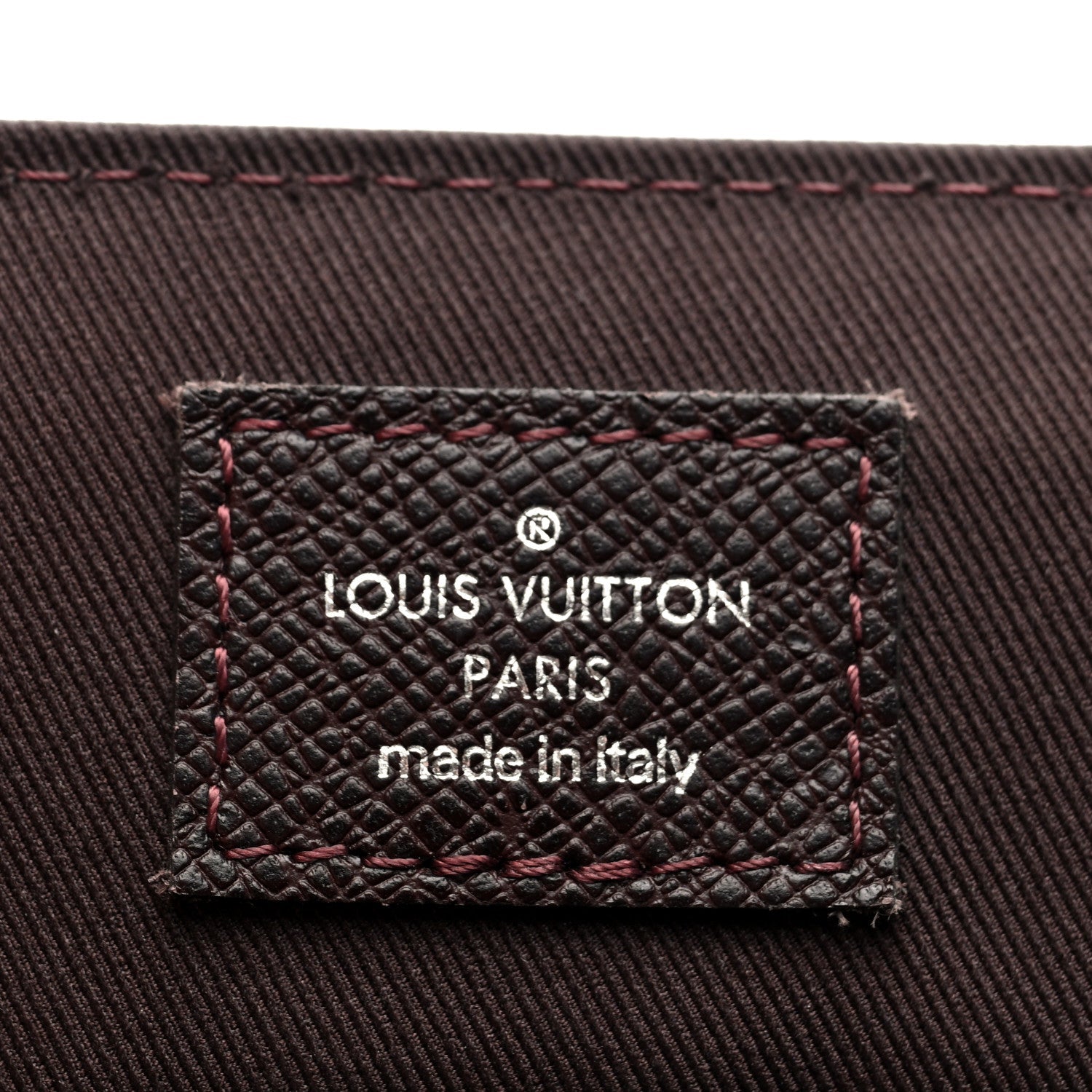 Louis Vuitton Taiga Roman MM Messenger NM Acajou