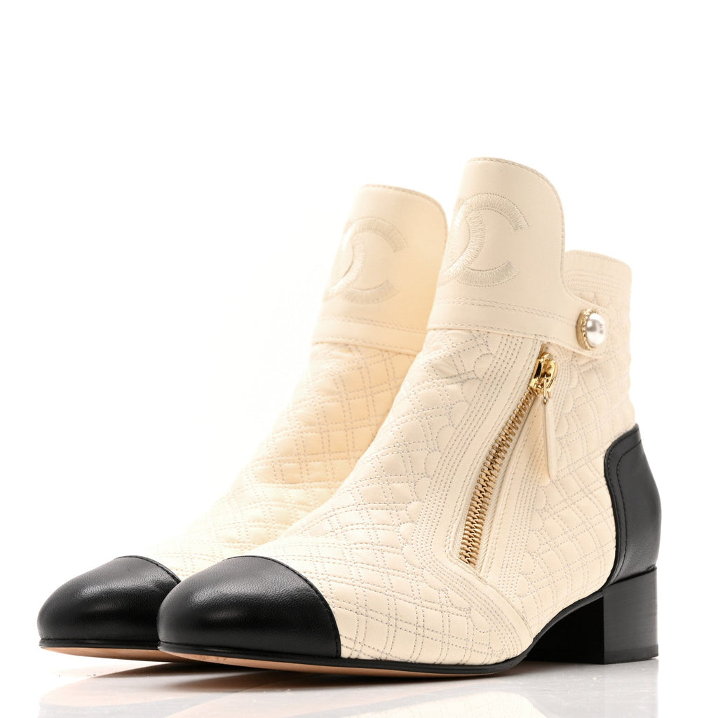 Lambskin Quilted Cap Toe Short Boot 40.5 Black Ivory