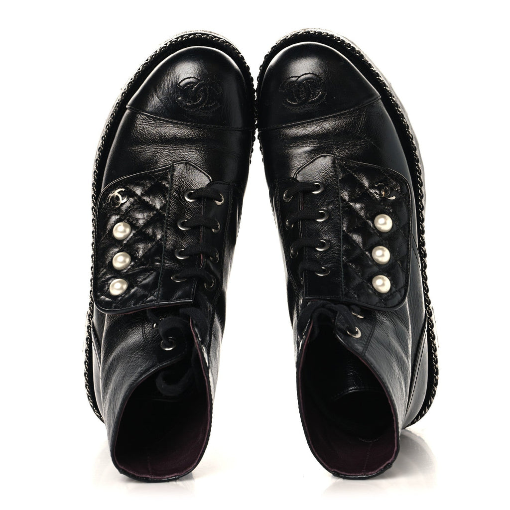 Crackled Calfskin Velvet Pearl Combat Short Boots 37.5 Black