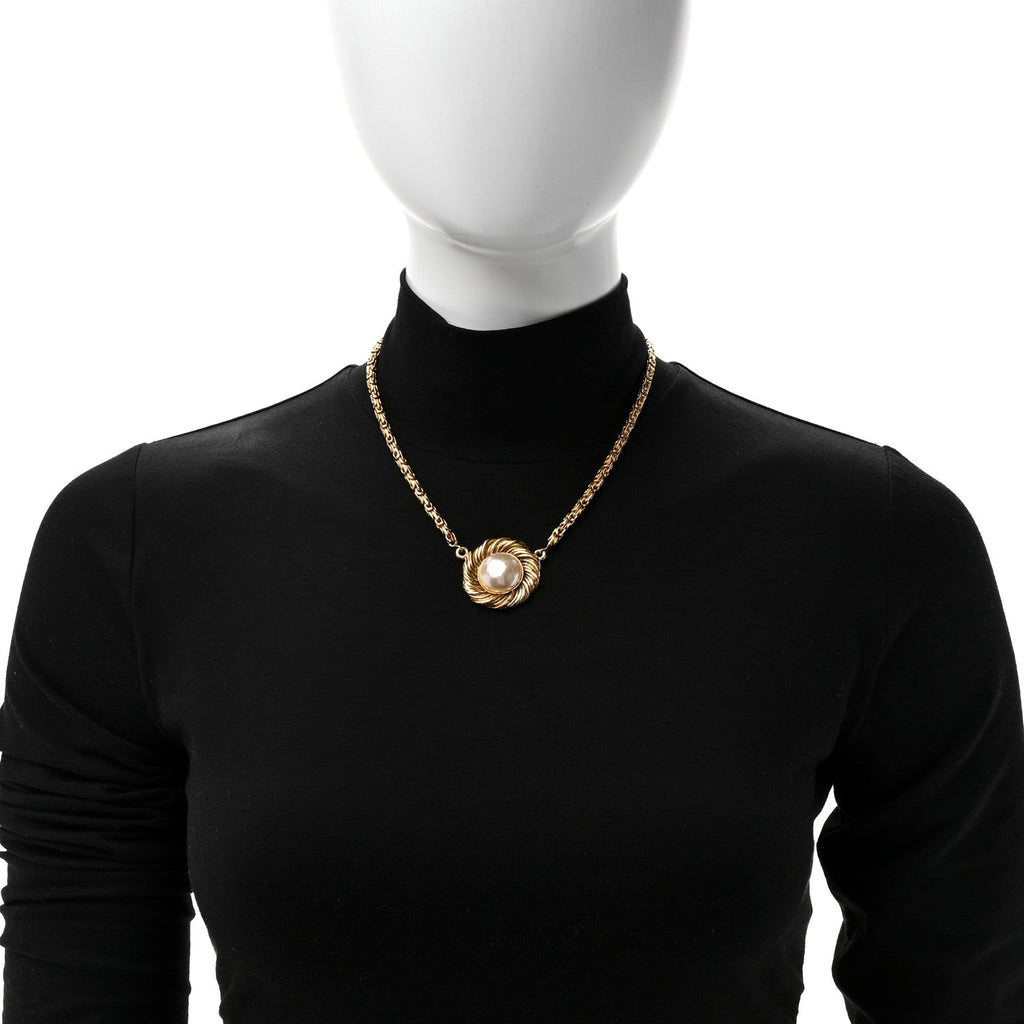 Metal Pearl Flower Necklace Gold