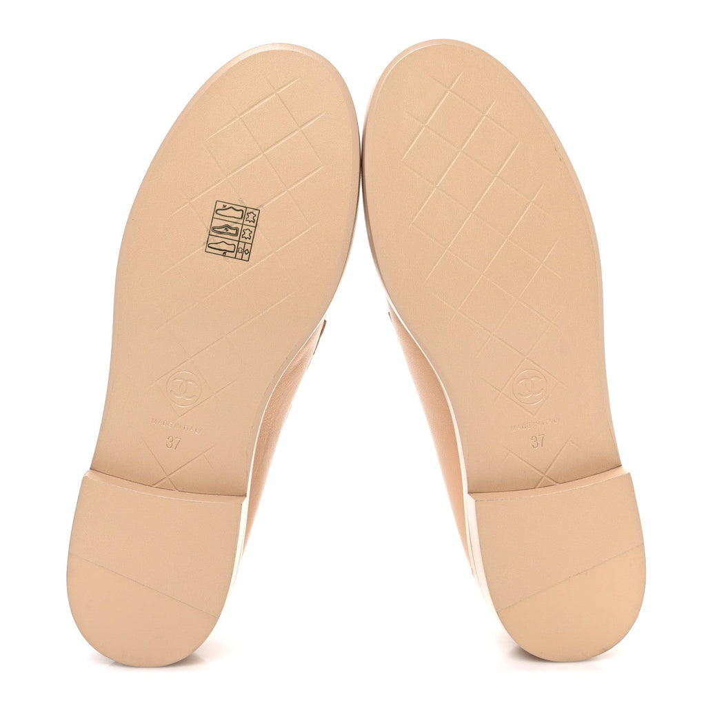 Lambskin Quilted CC Turnlock Moccasins 37 Beige