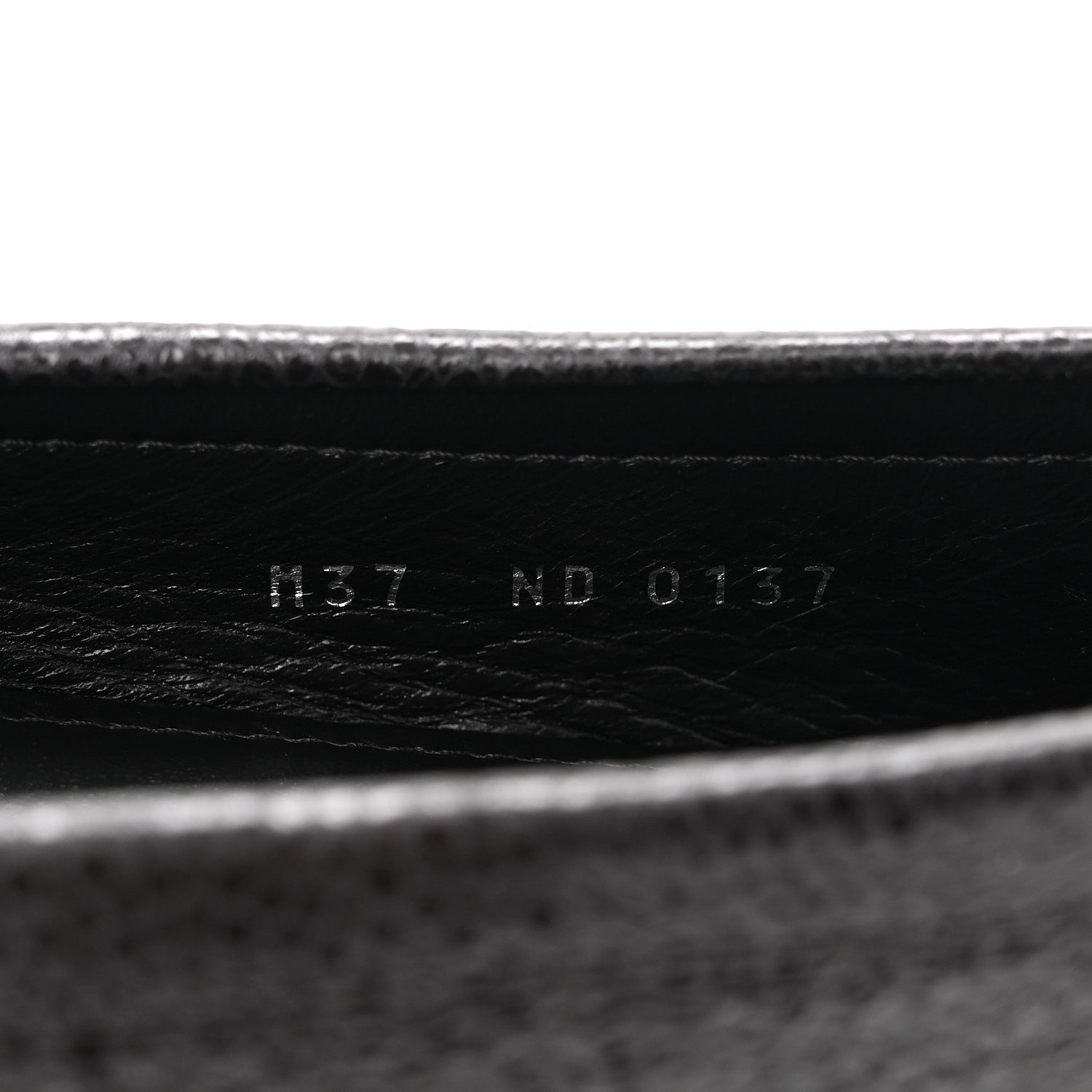 Louis Vuitton Grained Calfskin Close Up Flat Loafer 37 Black