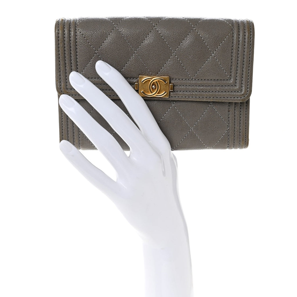 Caviar Quilted Medium Boy Flap Wallet Grey