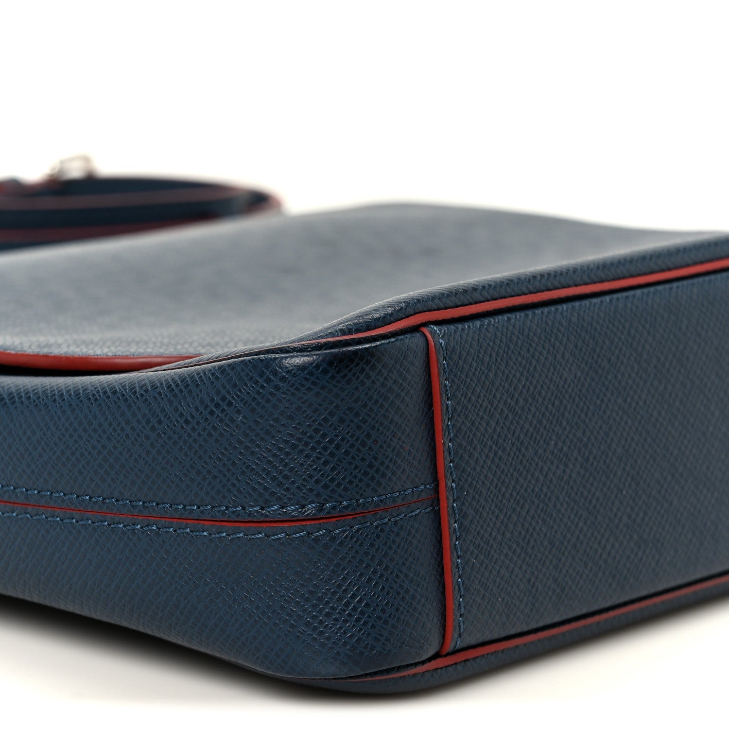 Louis Vuitton Taiga Roman PM Messenger Marine Rouge