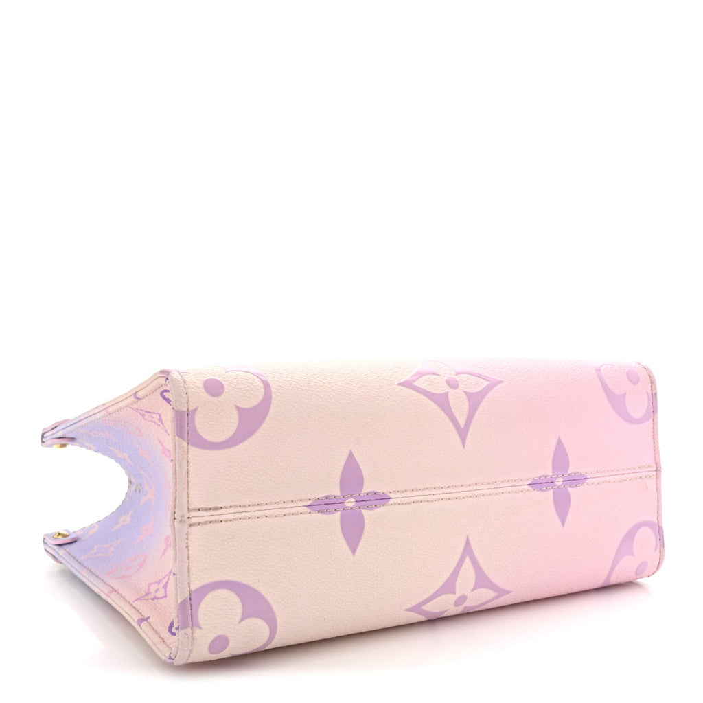 Louis Vuitton Monogram Giant Spring In The City Onthego PM Sunrise Pastel