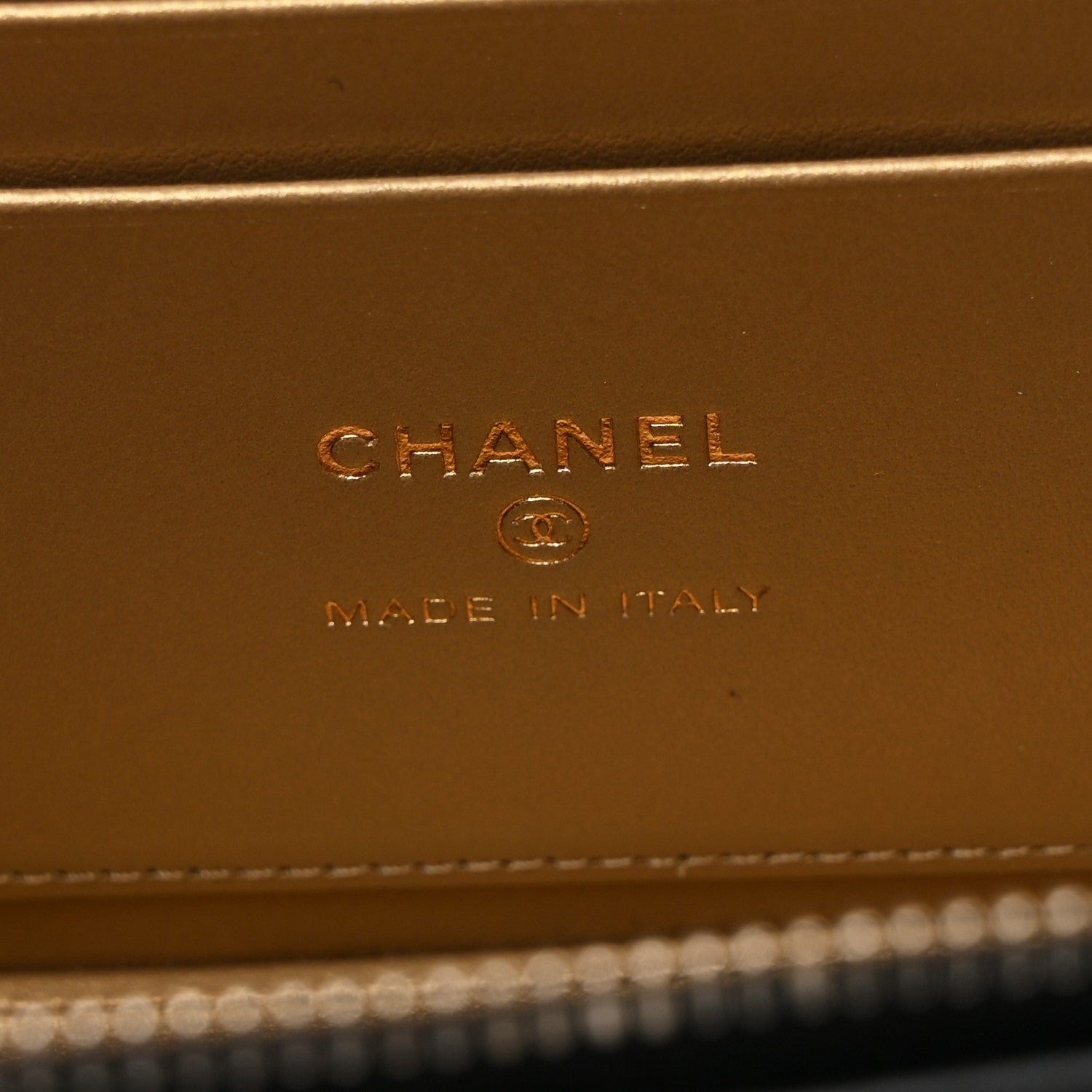Chanel Lambskin Quilted Pearl Crush Small Vanity Case With Chain Black
