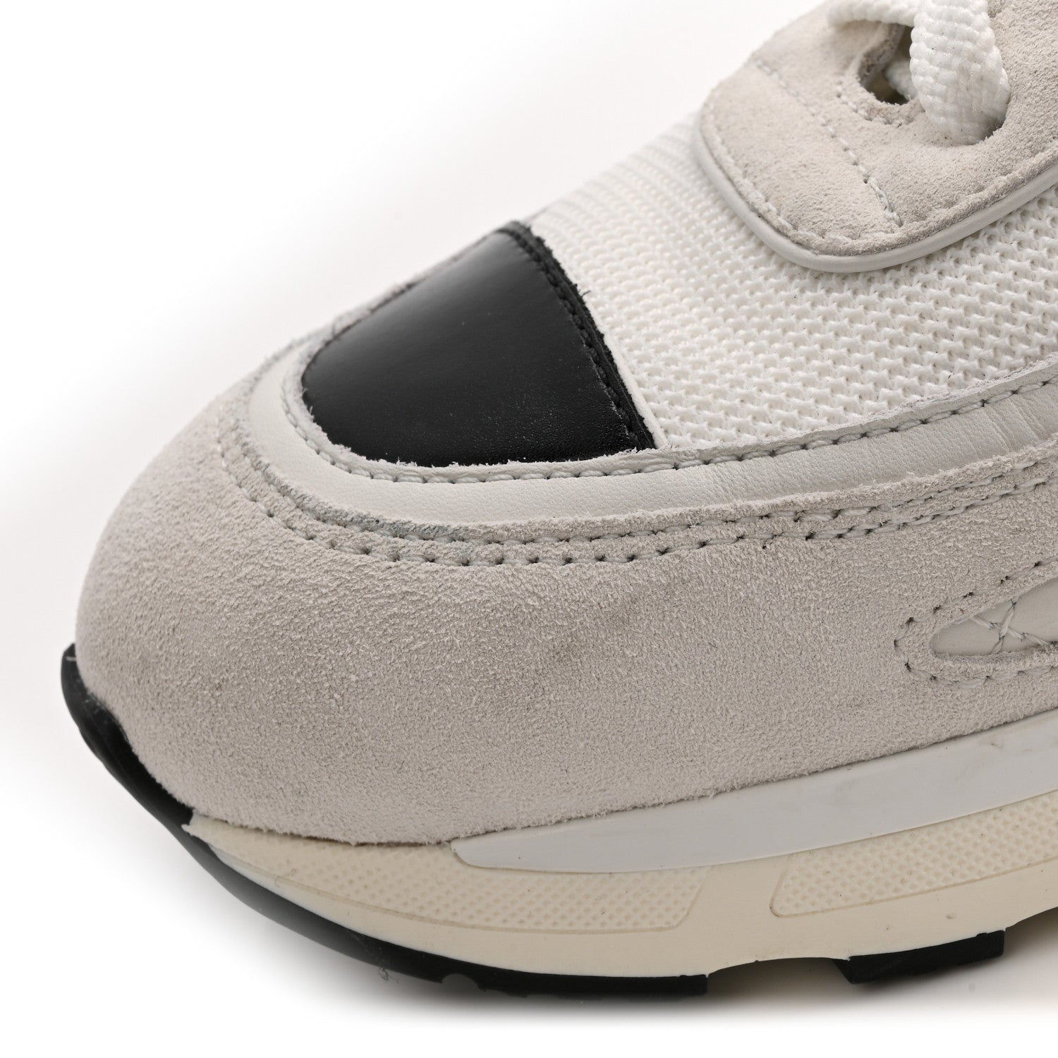 Mixed Fibers Suede Shiny Calfskin Womens CC Sneakers 39 White