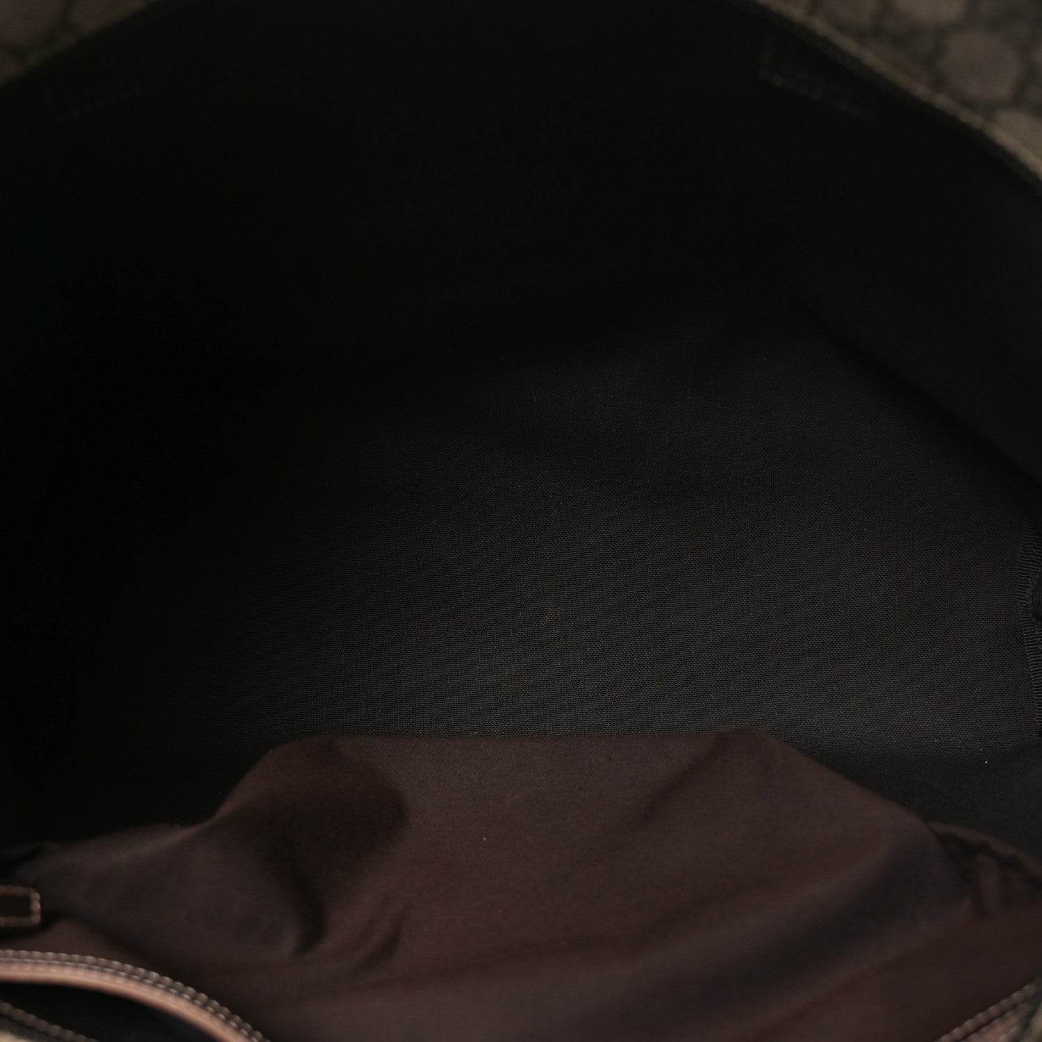 Gucci GG Supreme Monogram Medium Zippered Shopping Tote  Dark Brown