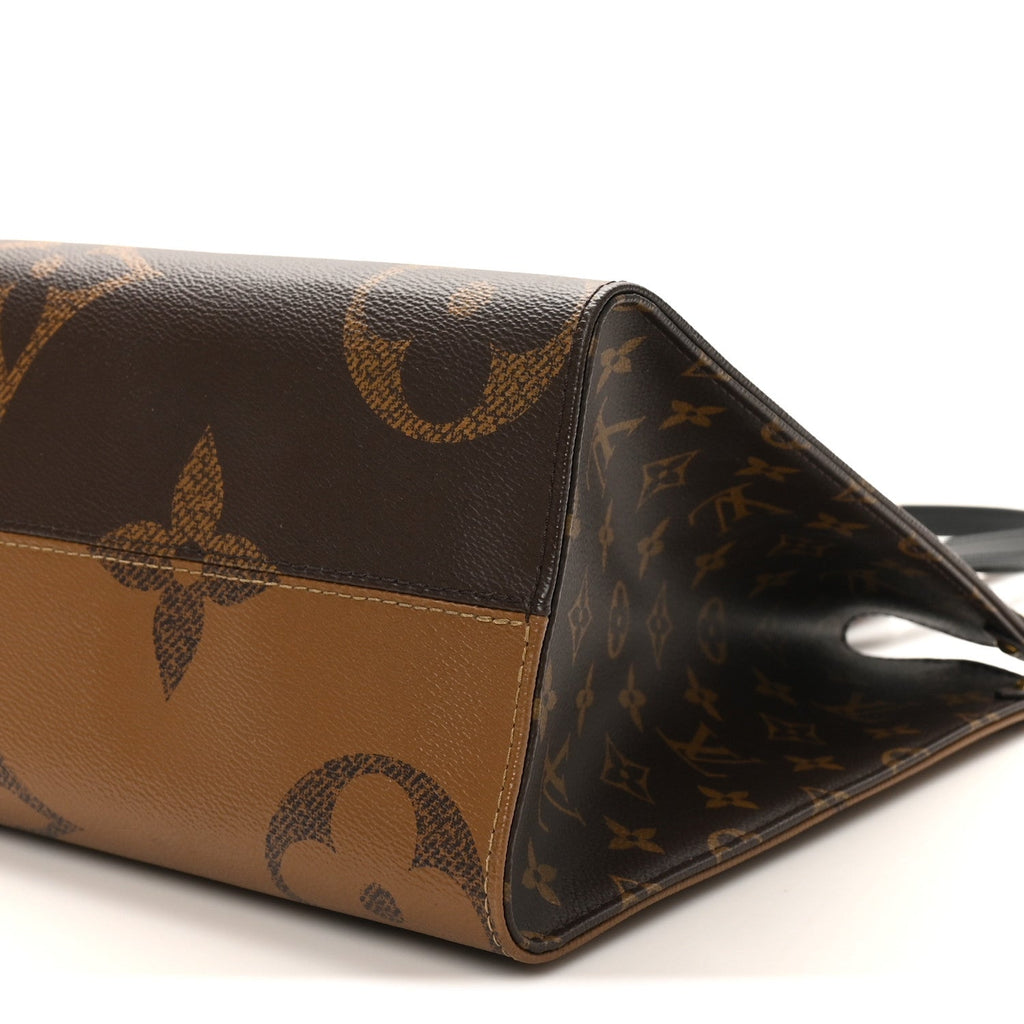 Louis Vuitton Reverse Monogram Giant Onthego MM