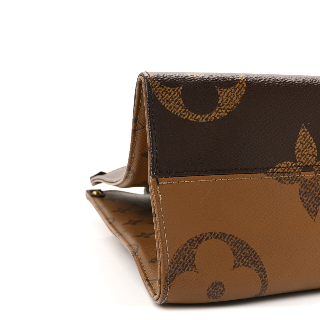 Louis Vuitton Reverse Monogram Giant Onthego MM