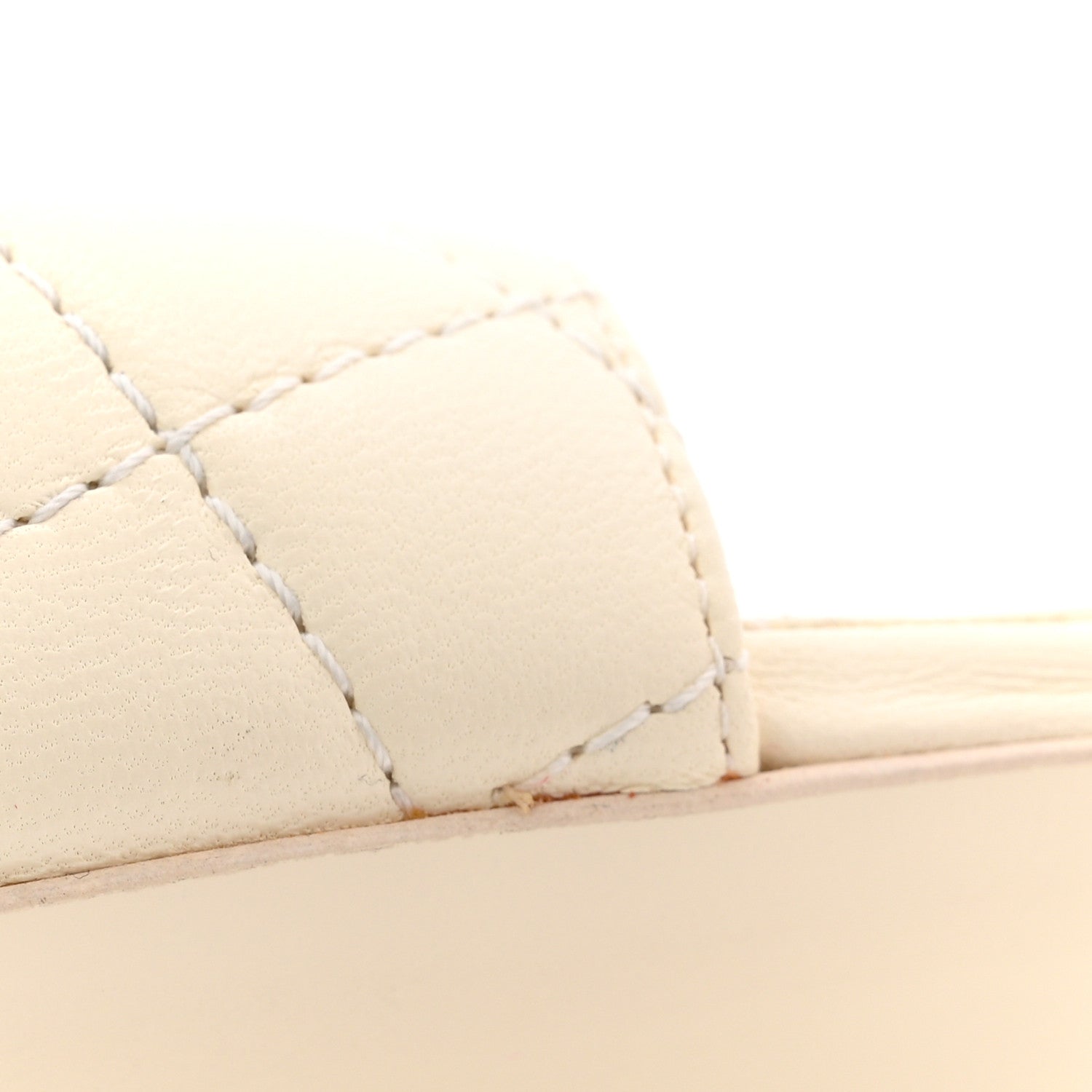 Lambskin Quilted CC Turnlock Sandals 41 Ivory
