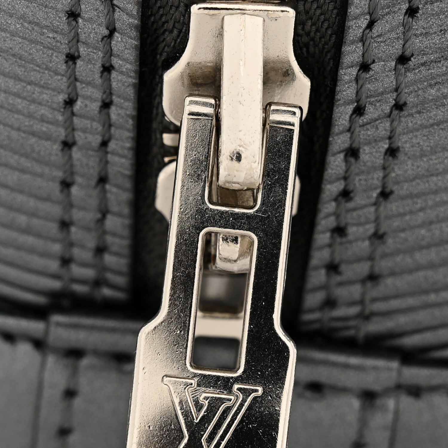 Louis Vuitton Epi Alma PM Anthracite Nacre