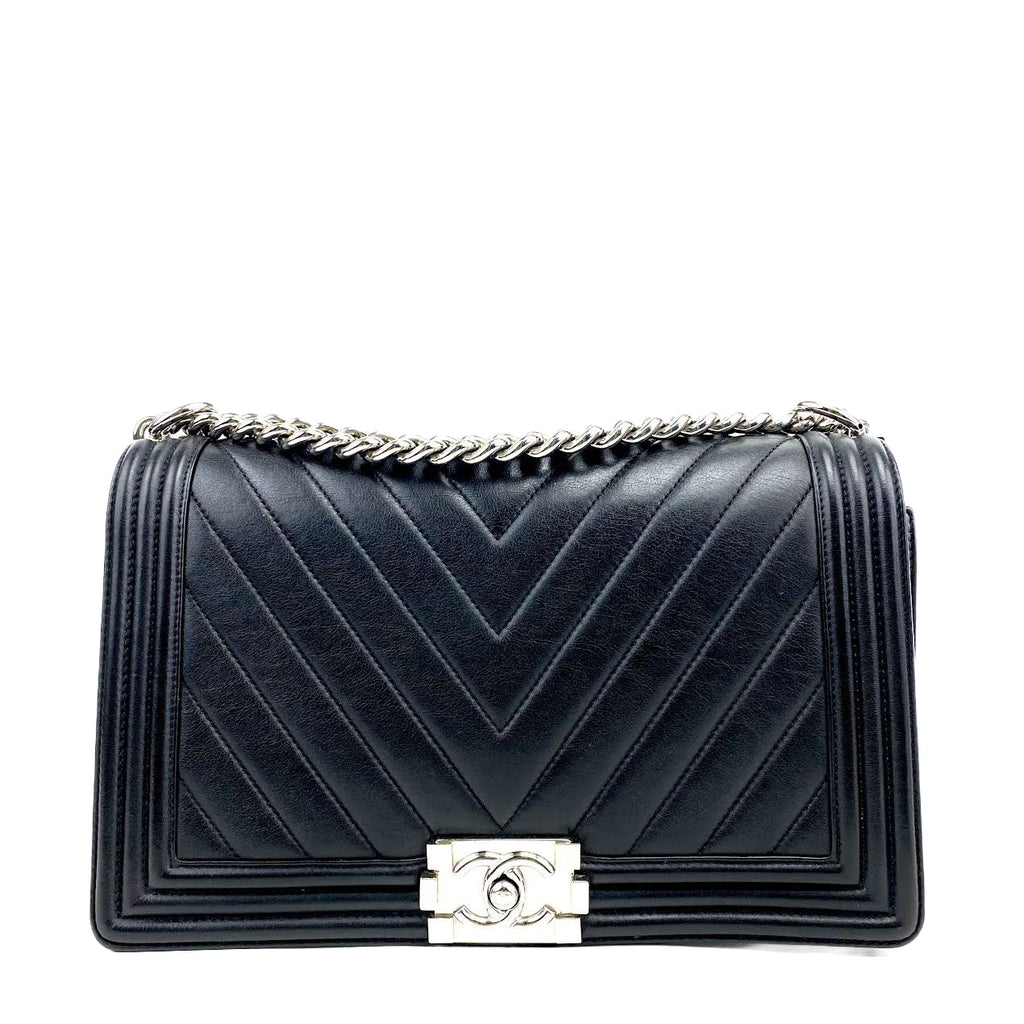 CHANEL Chevron Boy Bag Medium Black