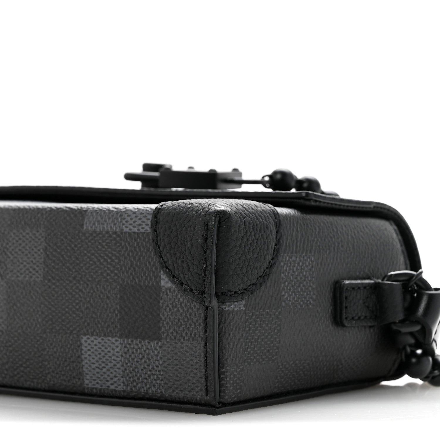 Louis Vuitton Damoflage Steamer Wearable Wallet Black