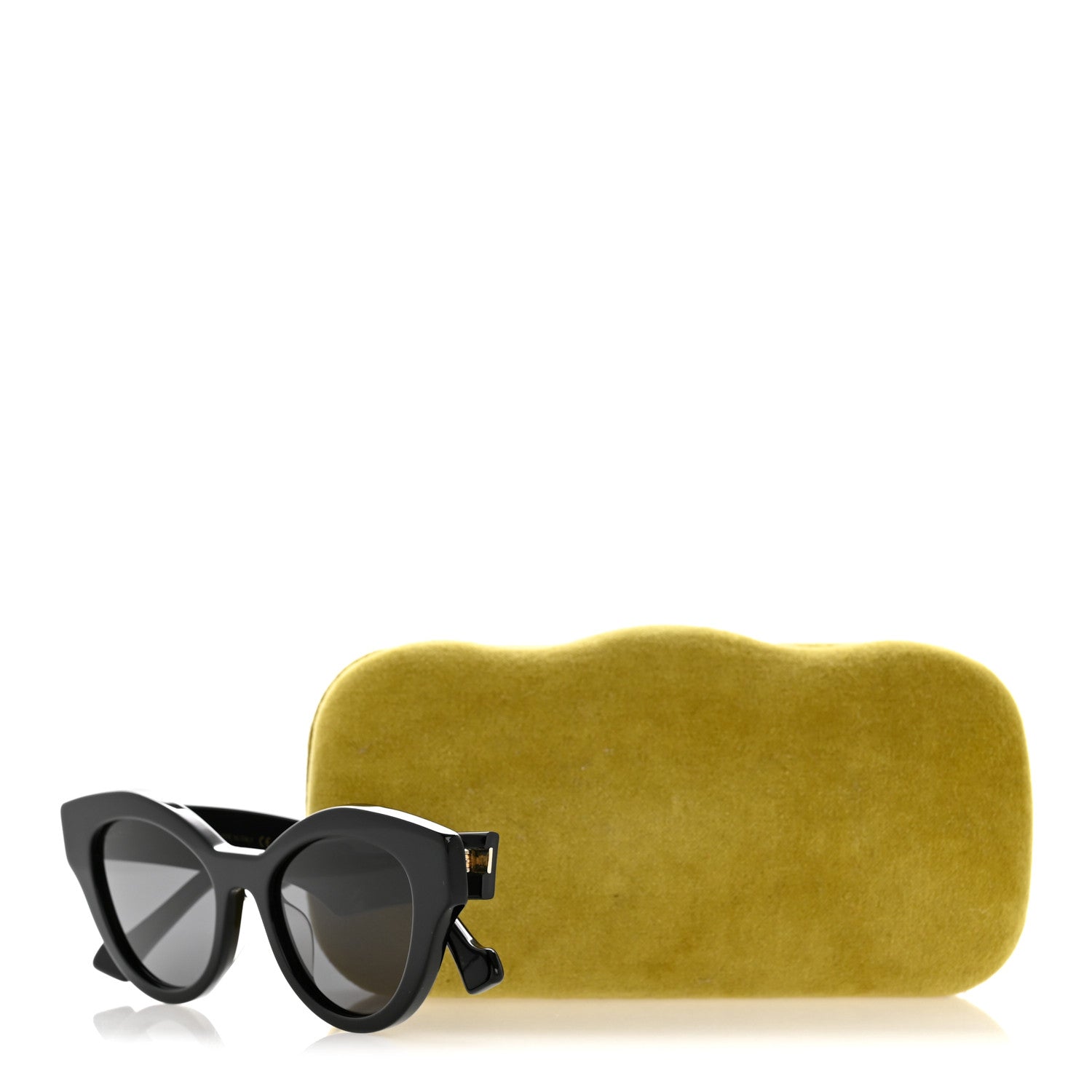 Gucci Acetate Cat Eye Sunglasses GG0957S Black