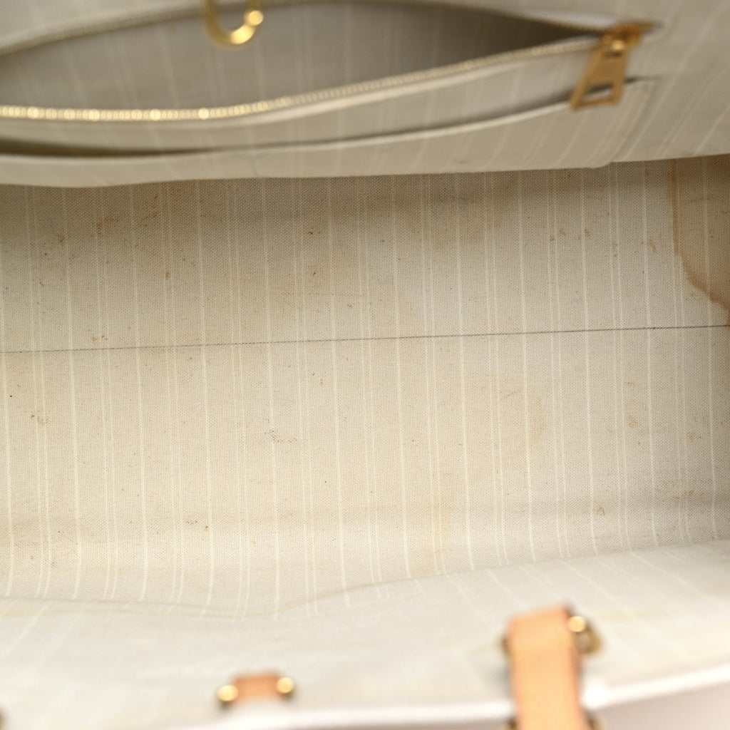 Louis Vuitton Monogram Giant By The Pool Onthego GM Brume