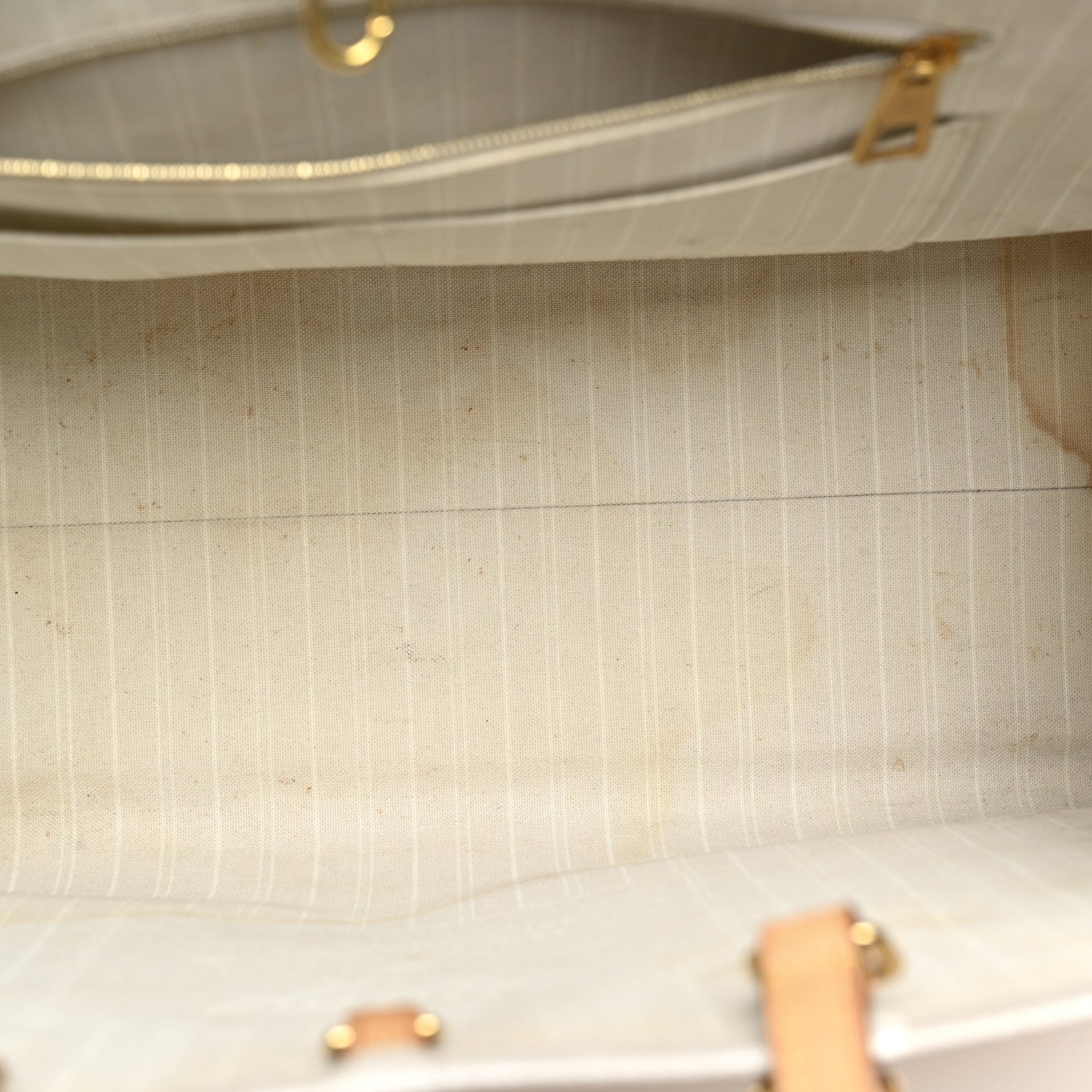 Louis Vuitton Monogram Giant By The Pool Onthego GM Brume
