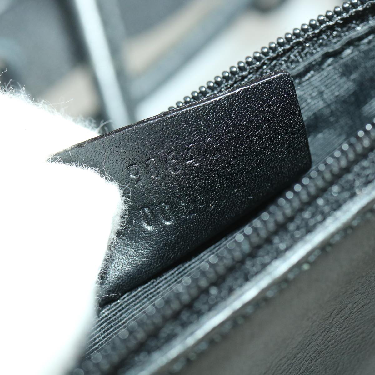 GUCCI GG Canvas Shoulder Bag Black 90640 002404  39133