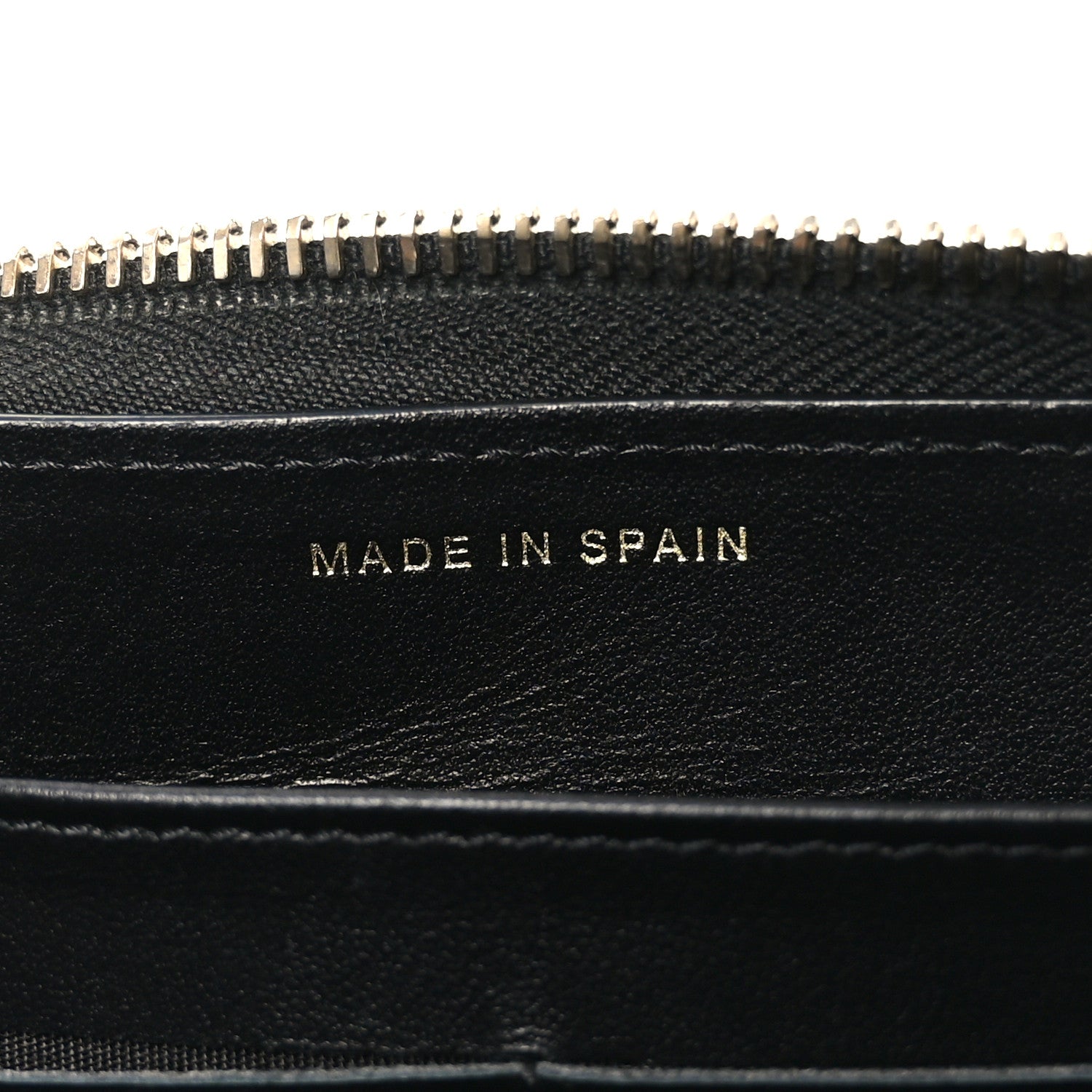 Caviar Quilted Filigree Zip Around Wallet Beige Black