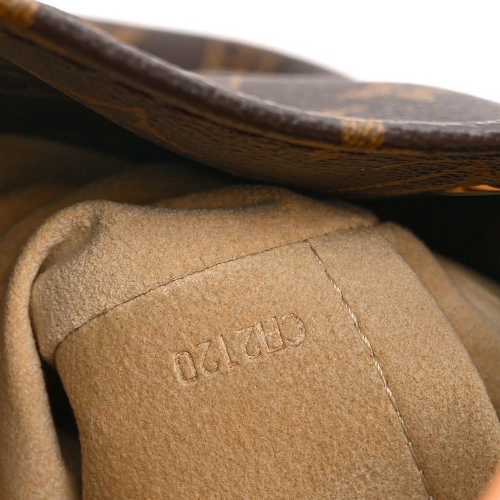 Louis Vuitton Monogram Artsy MM