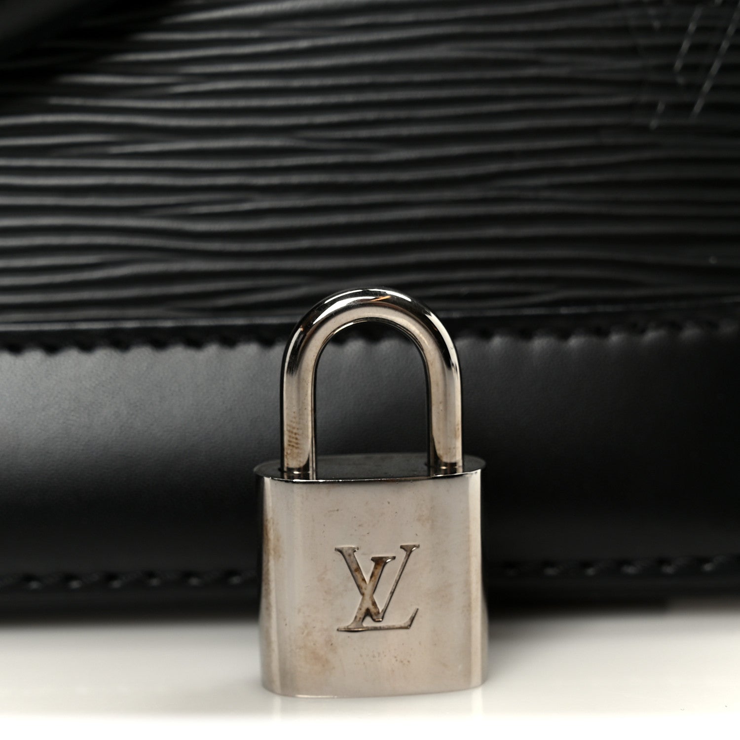Louis Vuitton Epi Alma BB Black