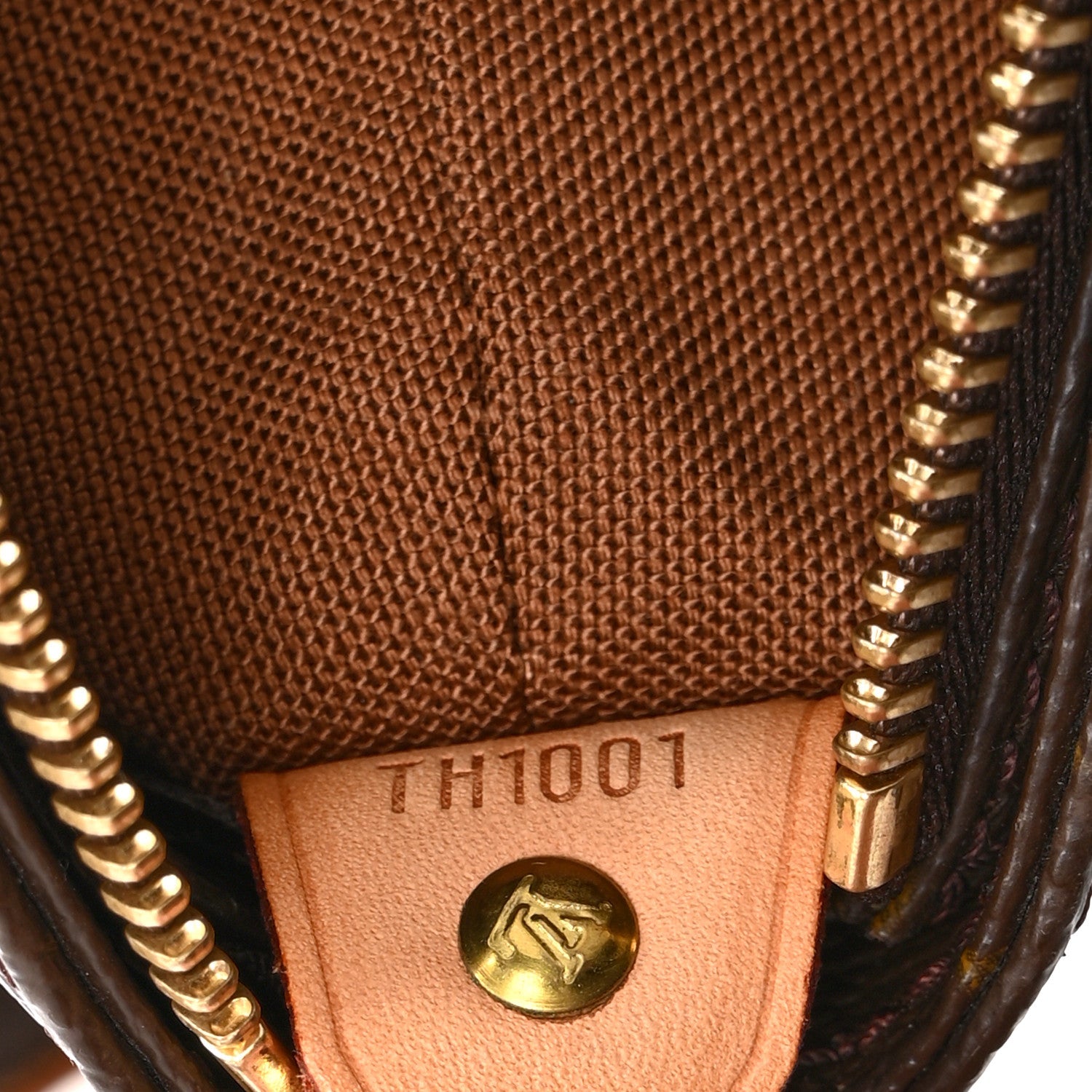 Louis Vuitton Monogram Cabas Mezzo