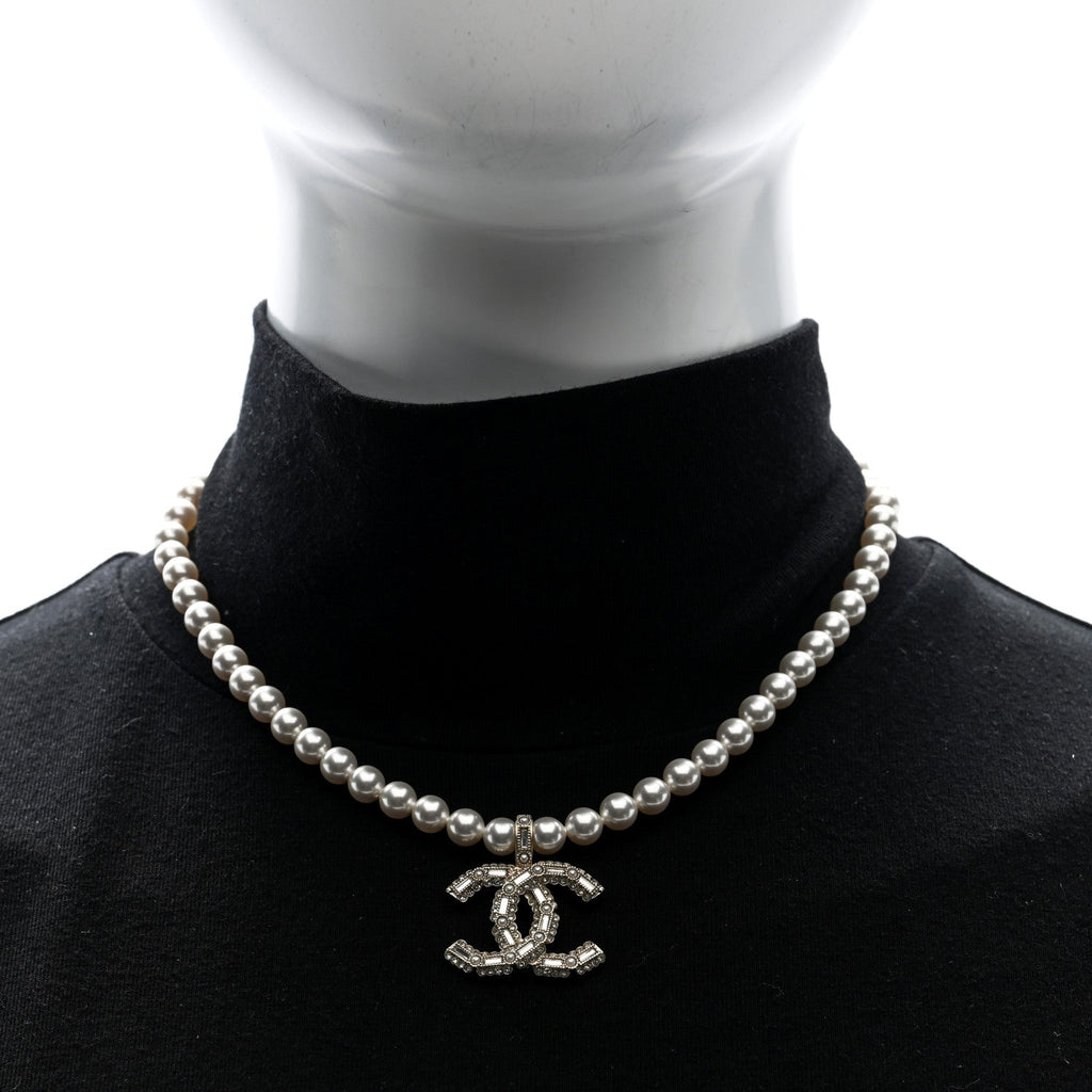 Pearl Crystal Baguette CC Short Necklace Gold