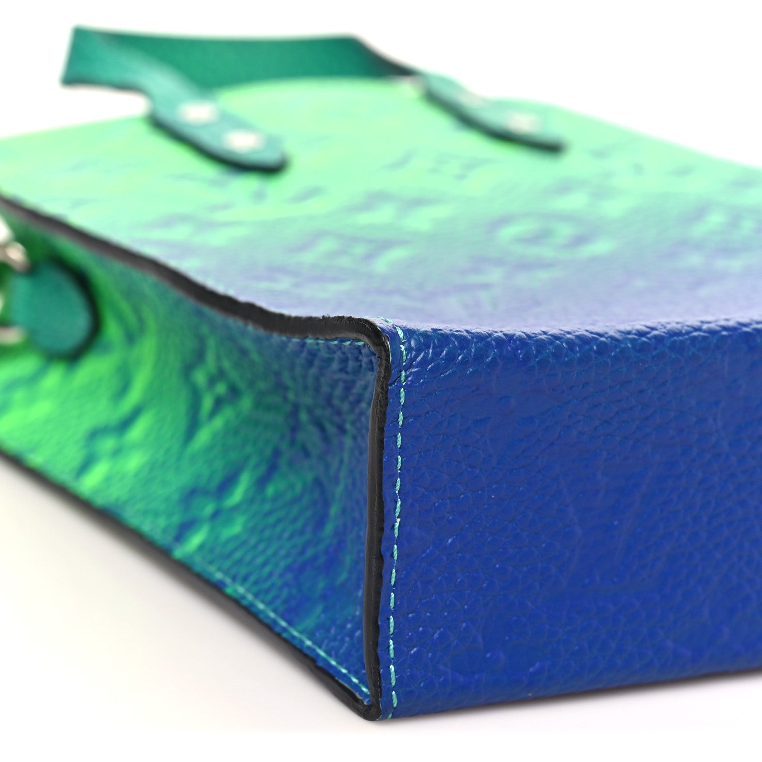 Louis Vuitton Taurillon Illusion Sac Plat XS Bleu Vert