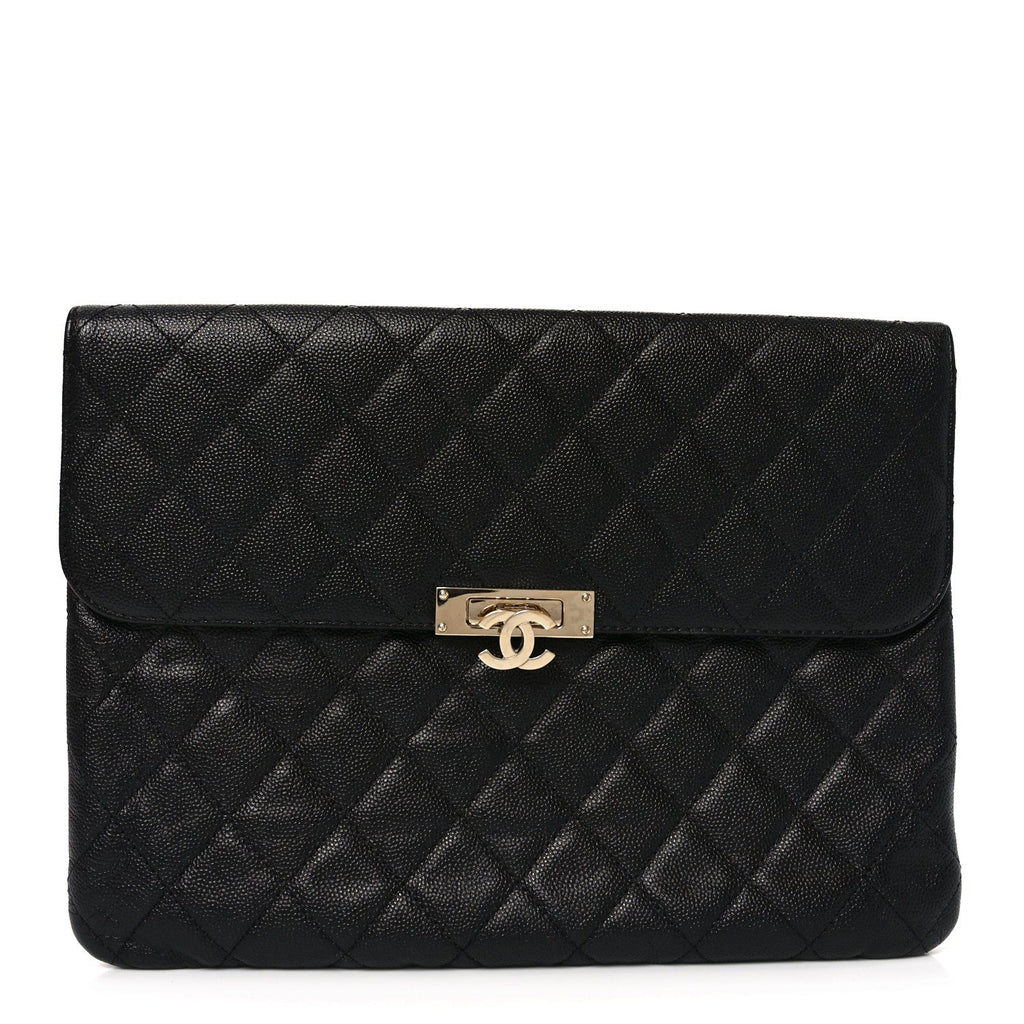 Caviar Quilted Medium Golden Class Pouch Black
