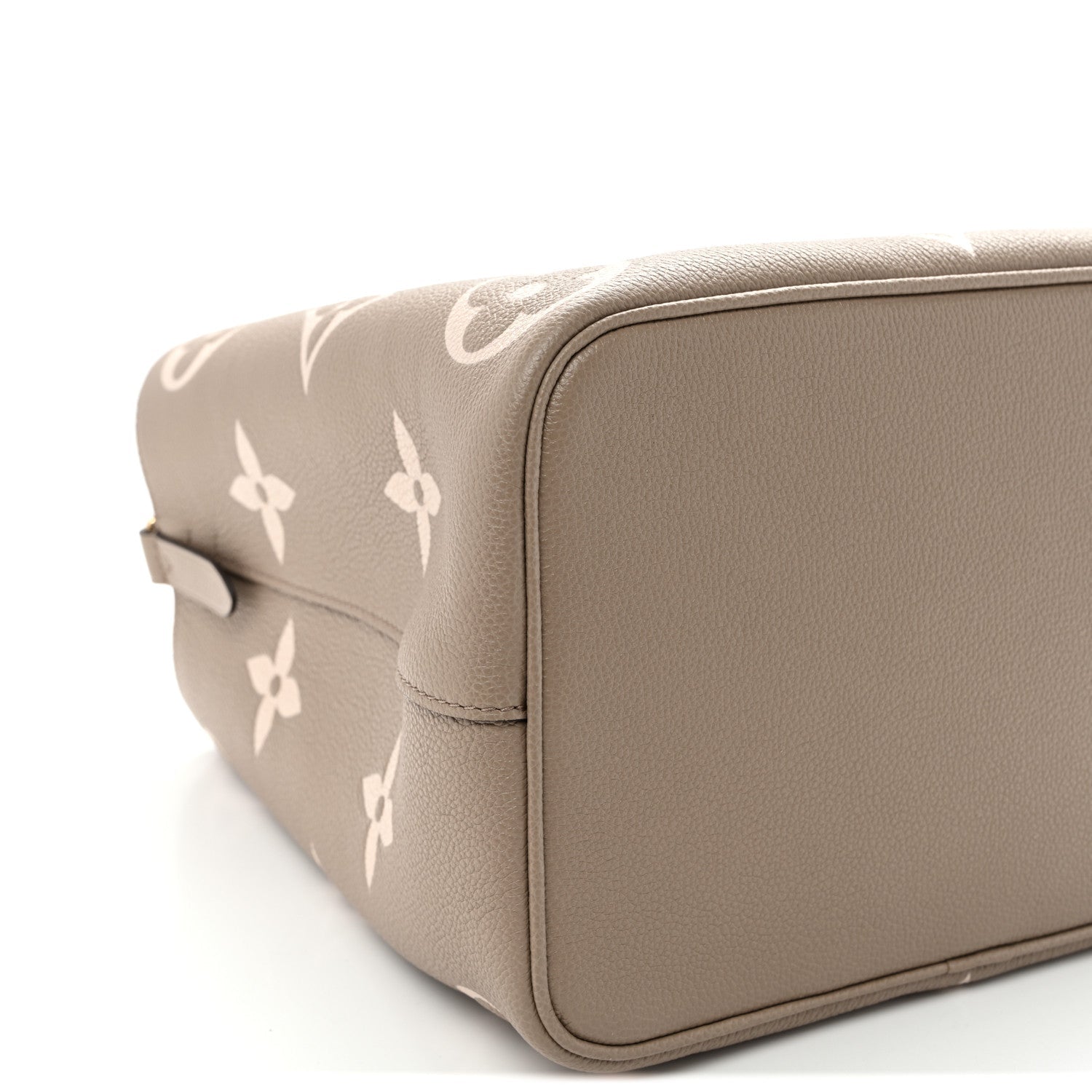 Louis Vuitton Empreinte Monogram Giant Neonoe MM Tourterelle Creme