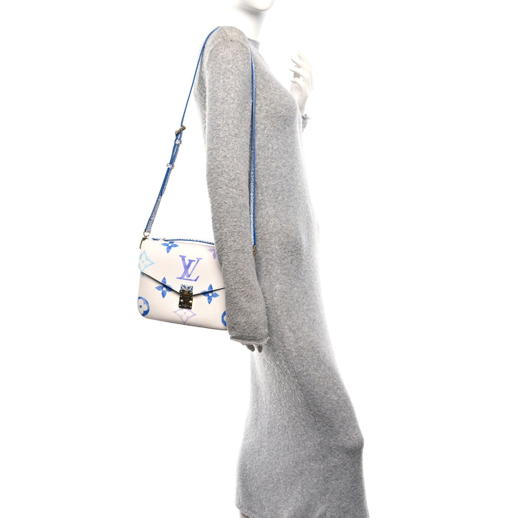 Louis Vuitton Monogram Giant By The Pool Pochette Metis MM Blue